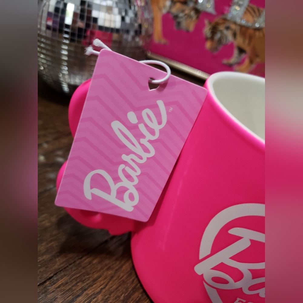 21 oz Hot Pink Barbie Mug Barbie Est. 1959 - Picture 7 of 9